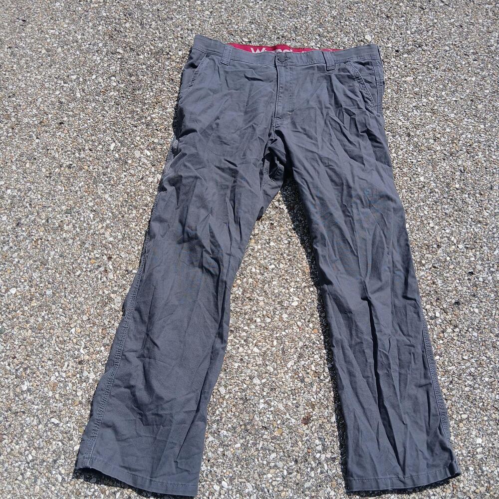 Wrangler Pants Mens 36x30 Gray Stretch Chino Outdoor Straight Leg Pockets Casual
